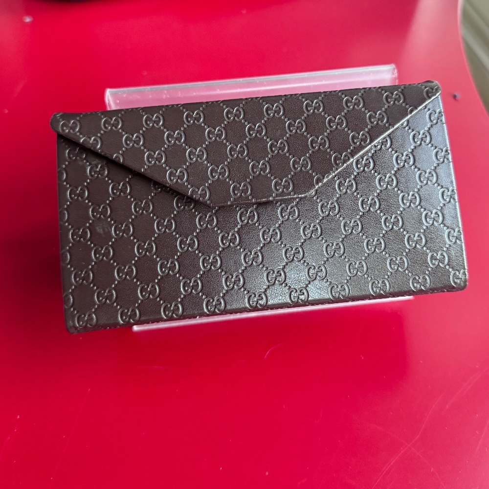 Gucci Authentic Glass Case That Converts To An Envelope Great Cond